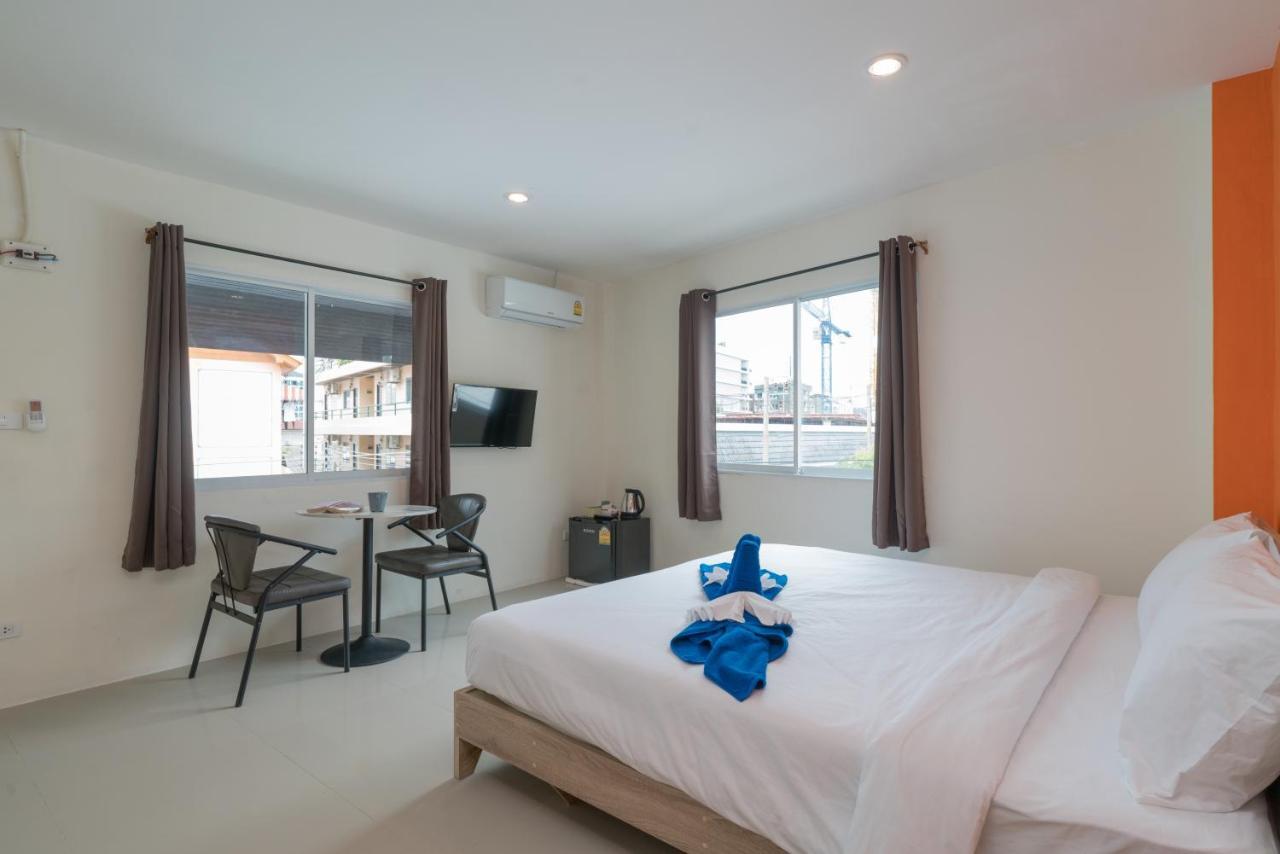 Grey Door Hotel Patong Exterior photo