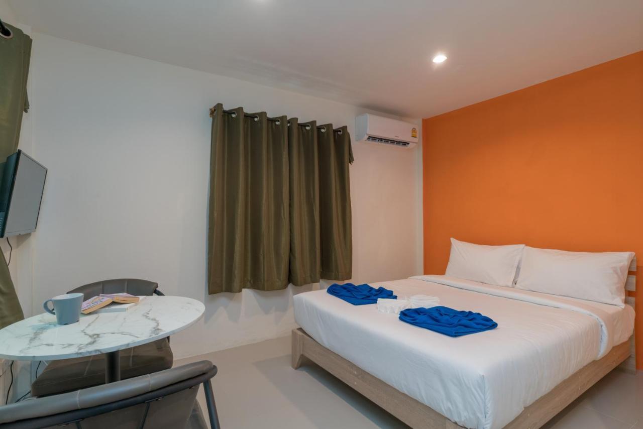 Grey Door Hotel Patong Exterior photo