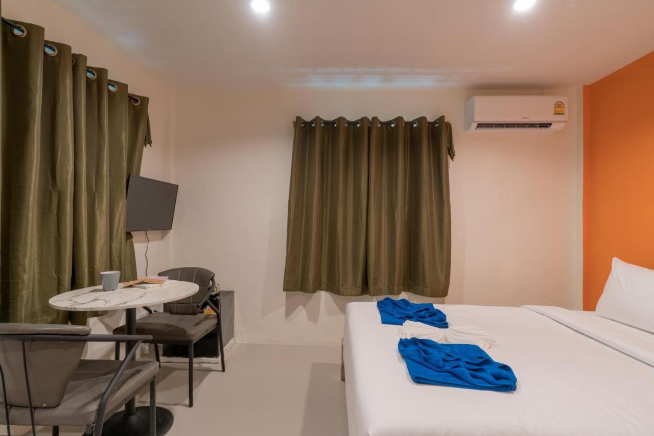Grey Door Hotel Patong Exterior photo